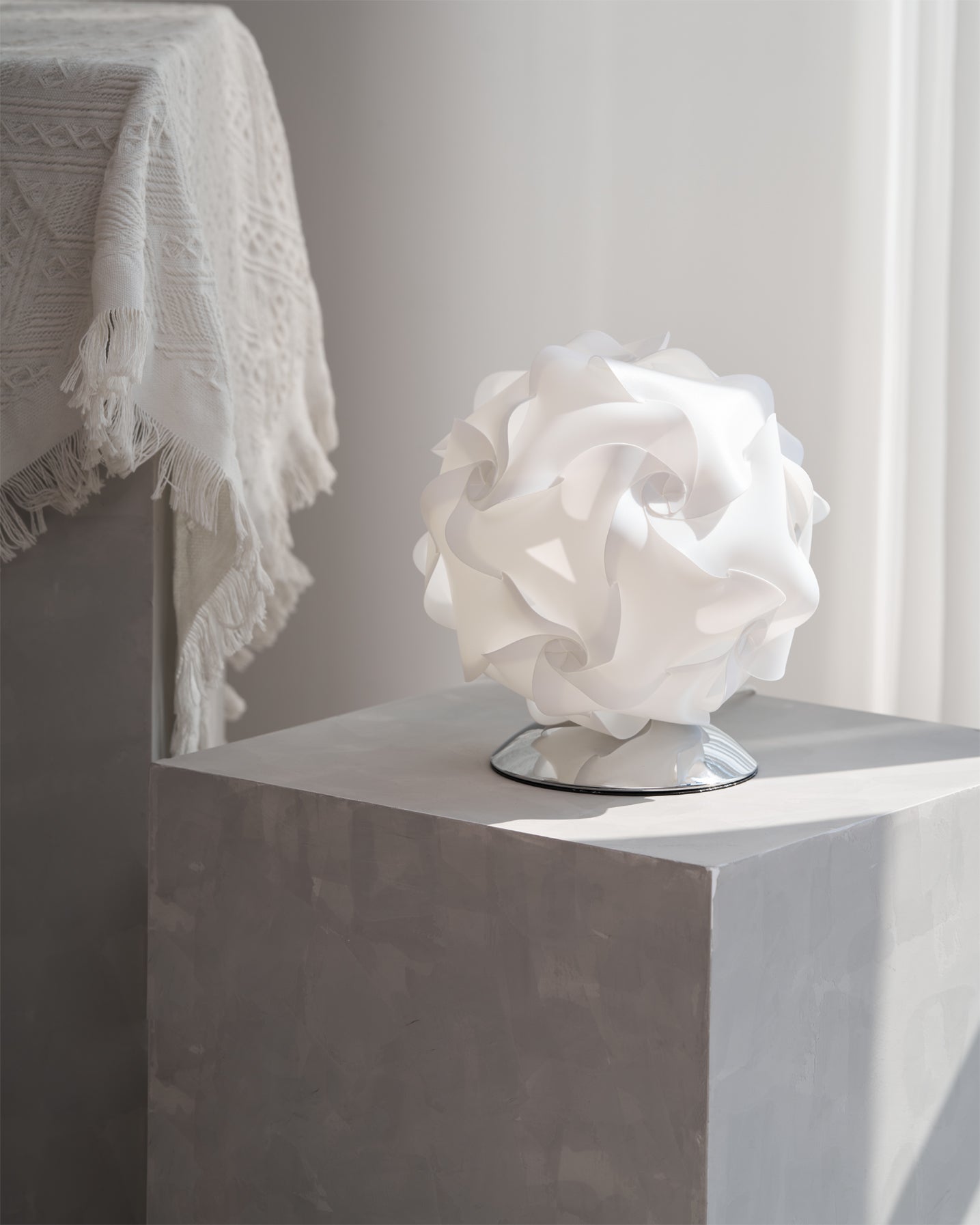 VERITY BLOOMING PETAL LAMP