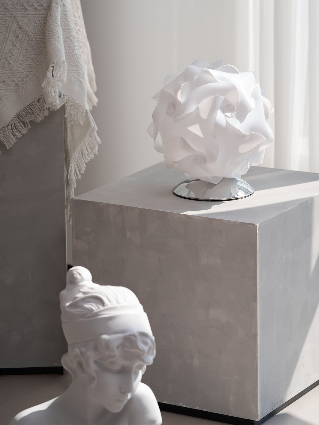 VERITY BLOOMING PETAL LAMP