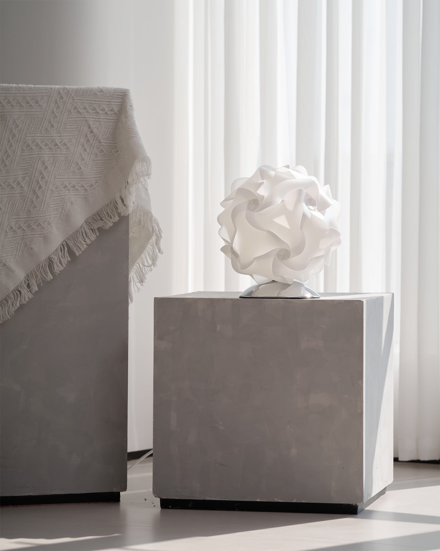 VERITY BLOOMING PETAL LAMP