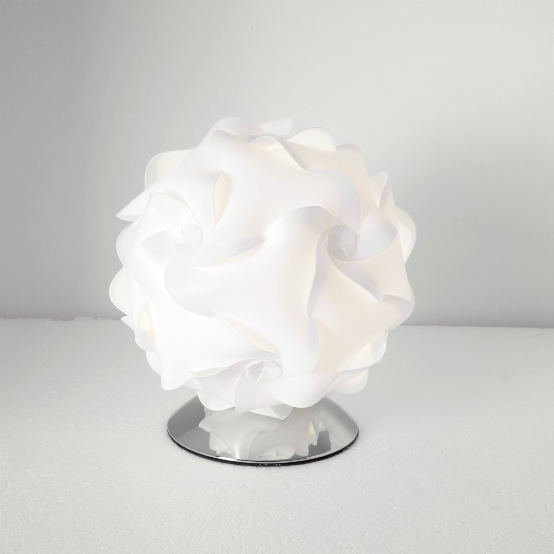 VERITY BLOOMING PETAL LAMP