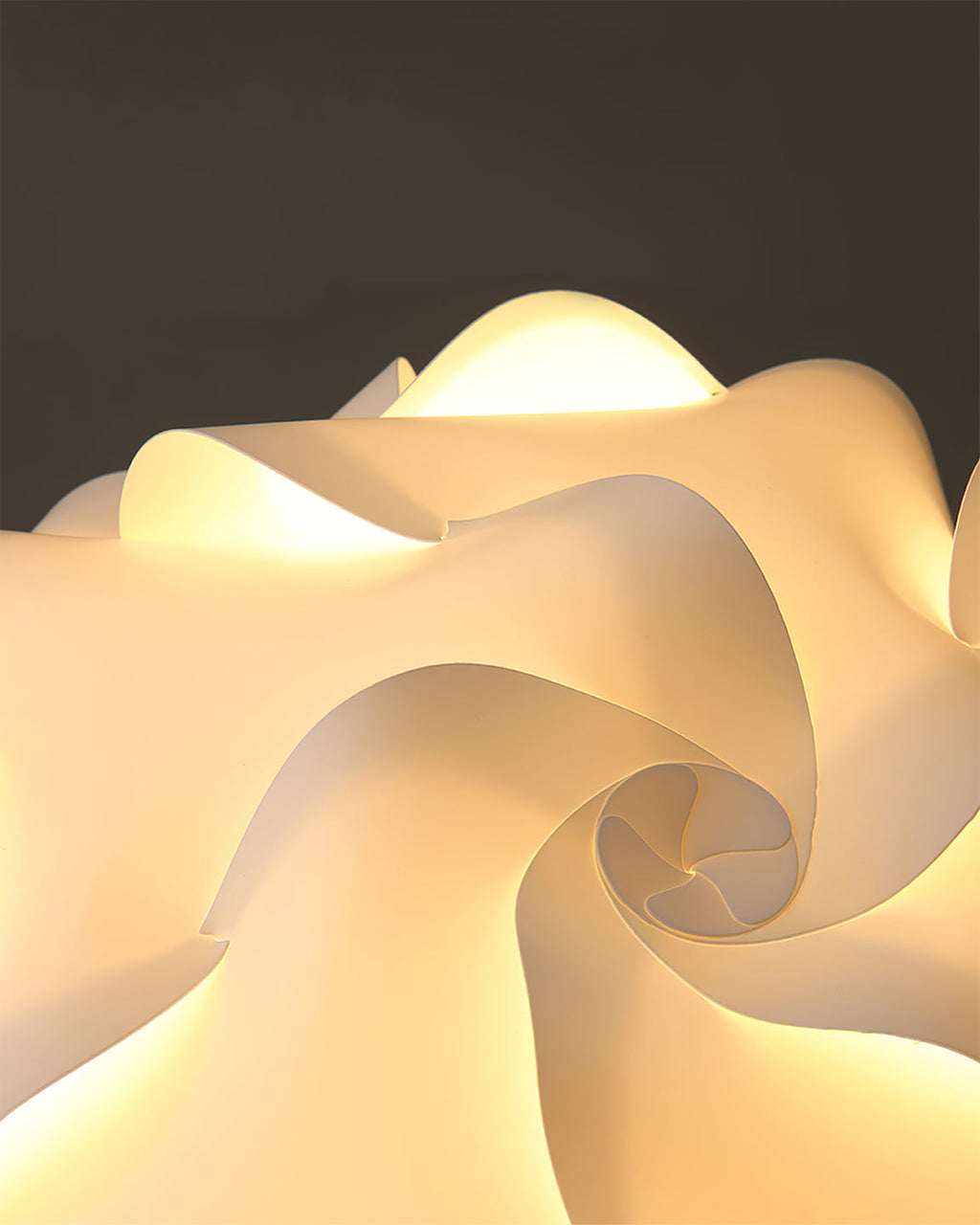 VERITY BLOOMING PETAL LAMP