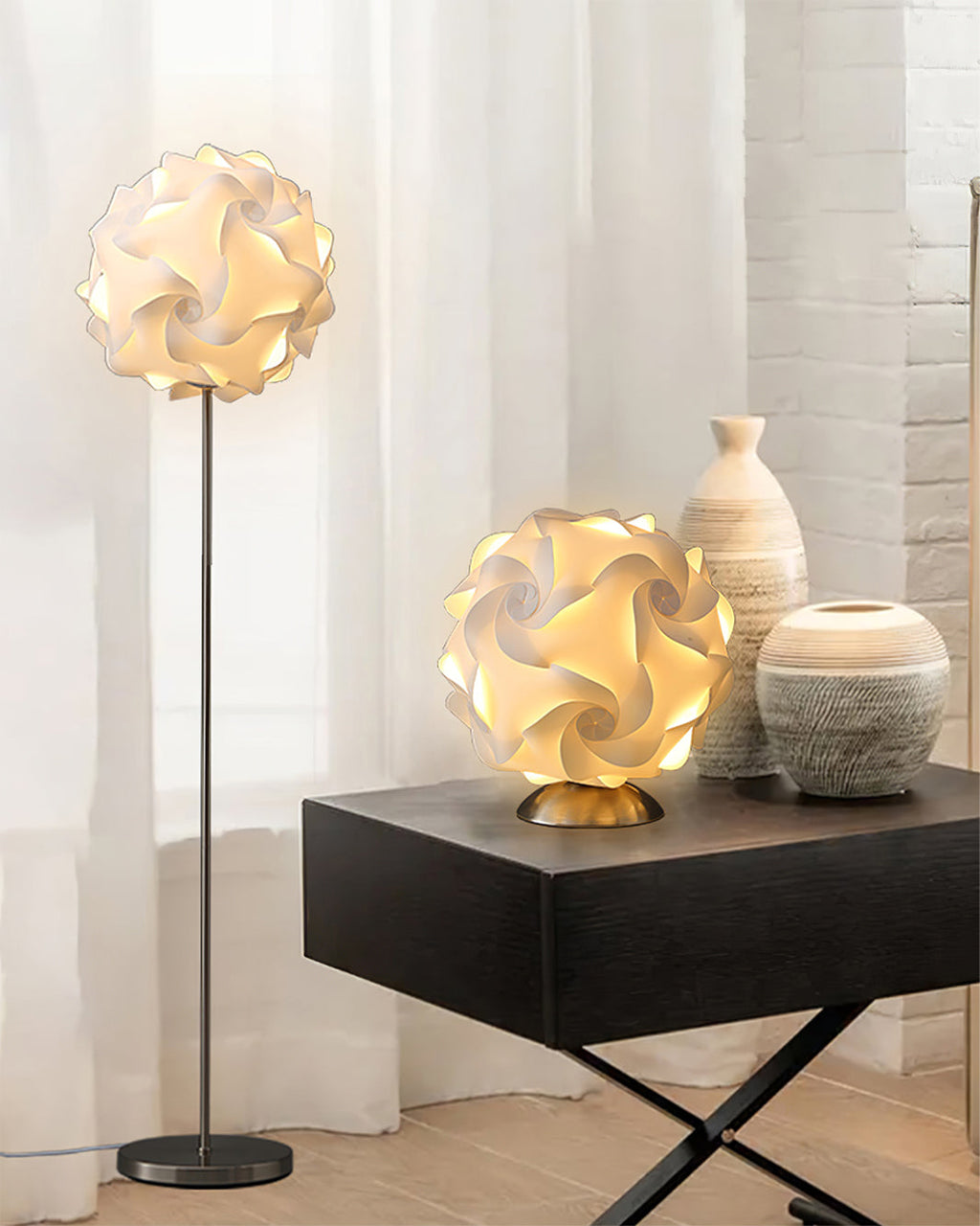 VERITY BLOOMING PETAL LAMP