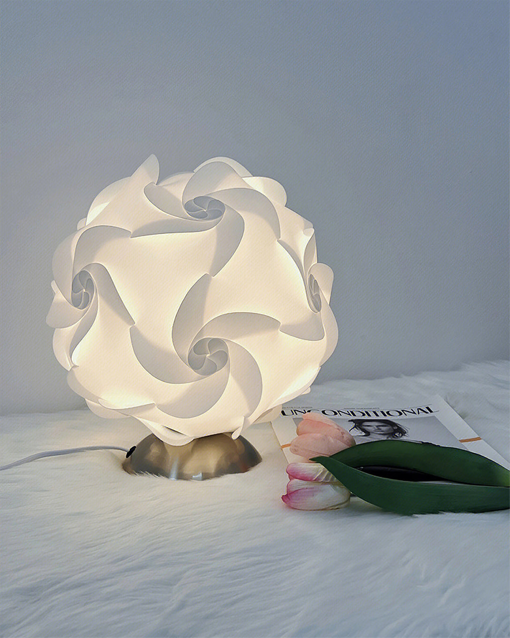 VERITY BLOOMING PETAL LAMP
