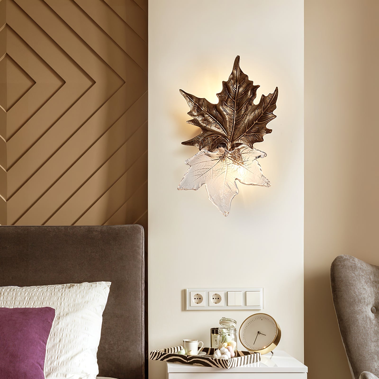 VERDANT FOLIAGE ILLUMINATION WALL SCONCE