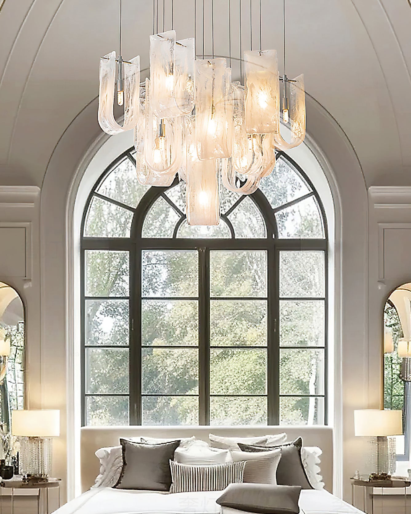 VANDERBILT CRYSTAL TEARDROP LUMINAIRE