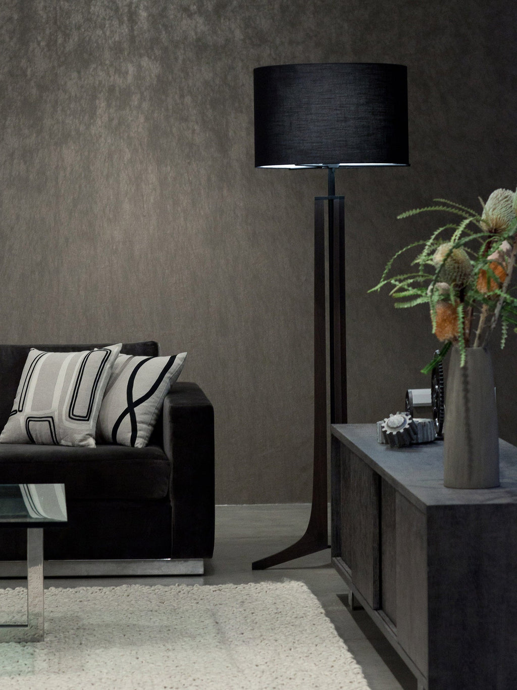 WINTHROP SLEEK TAPERED LAMP