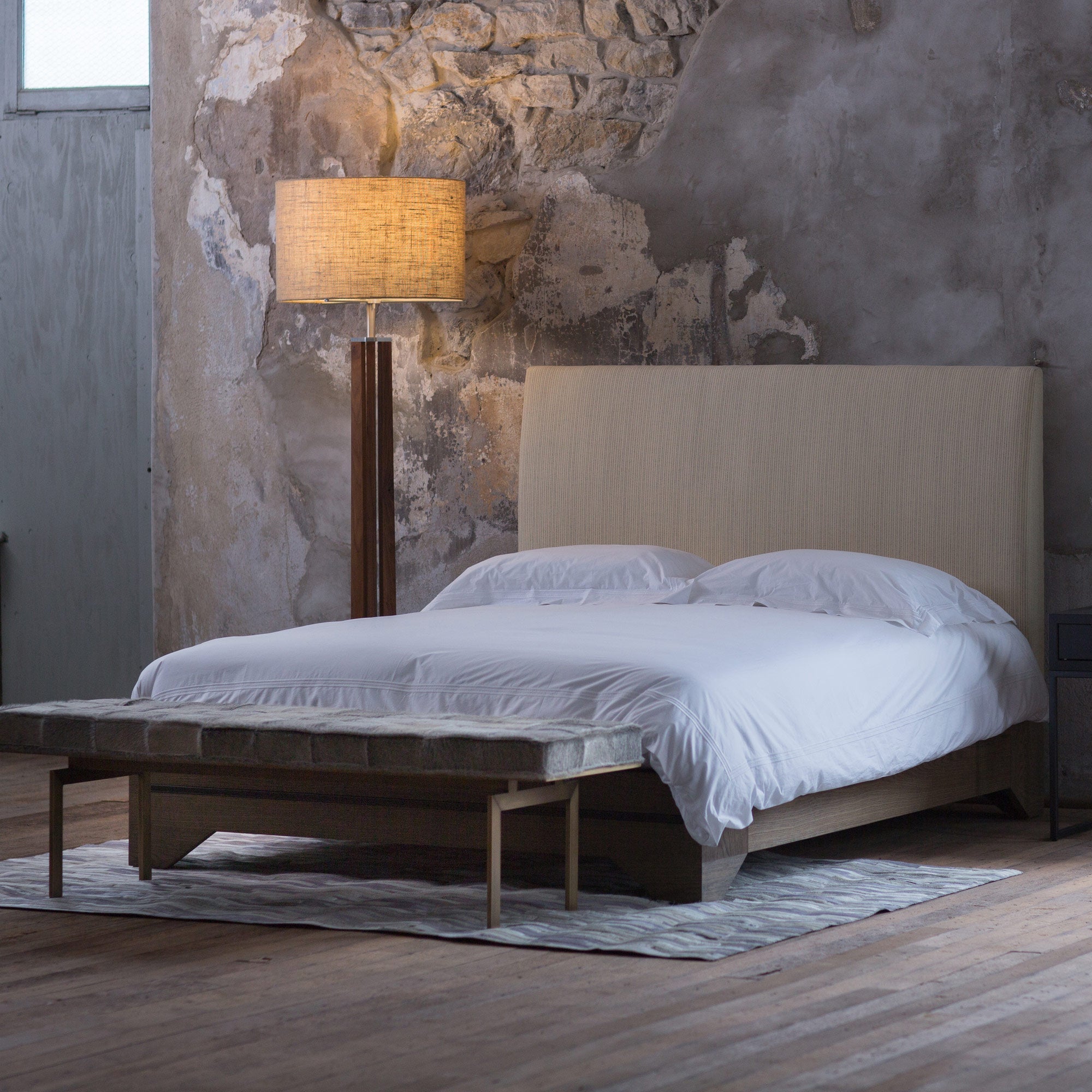 WINTHROP SLEEK TAPERED LAMP