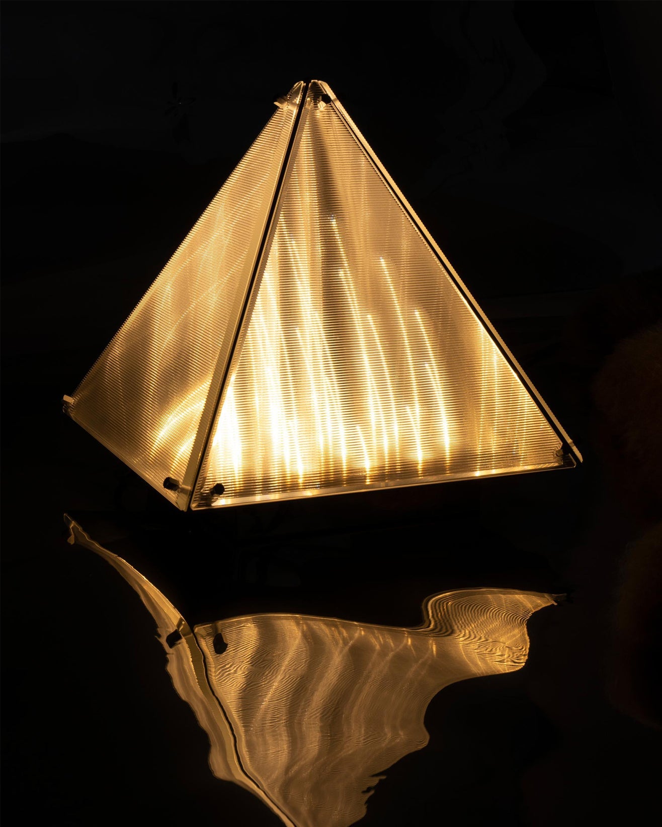 BRACKENWOOD GEOMETRIC ILLUMINATION LAMP