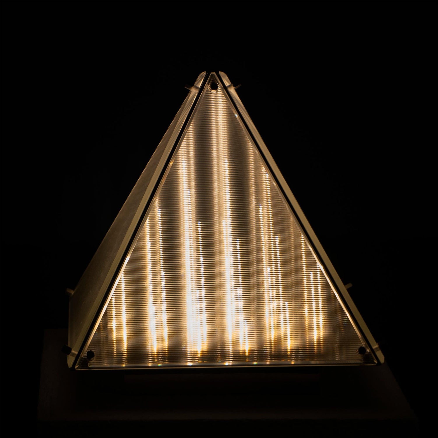 BRACKENWOOD GEOMETRIC ILLUMINATION LAMP