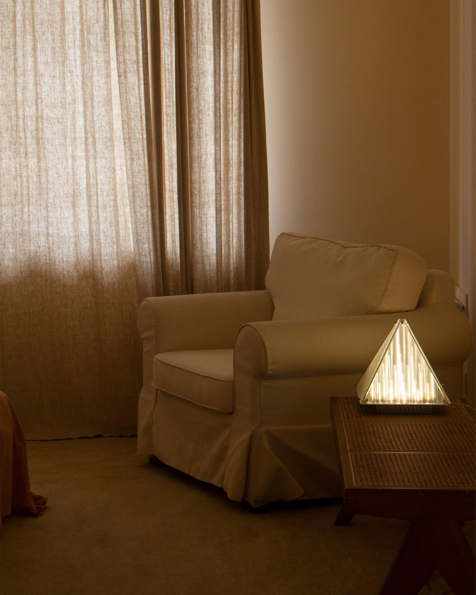 BRACKENWOOD GEOMETRIC ILLUMINATION LAMP