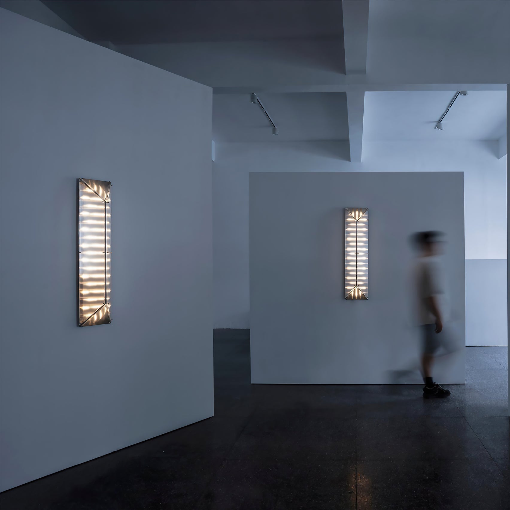 HALCYON SHARD WALL SCONCE