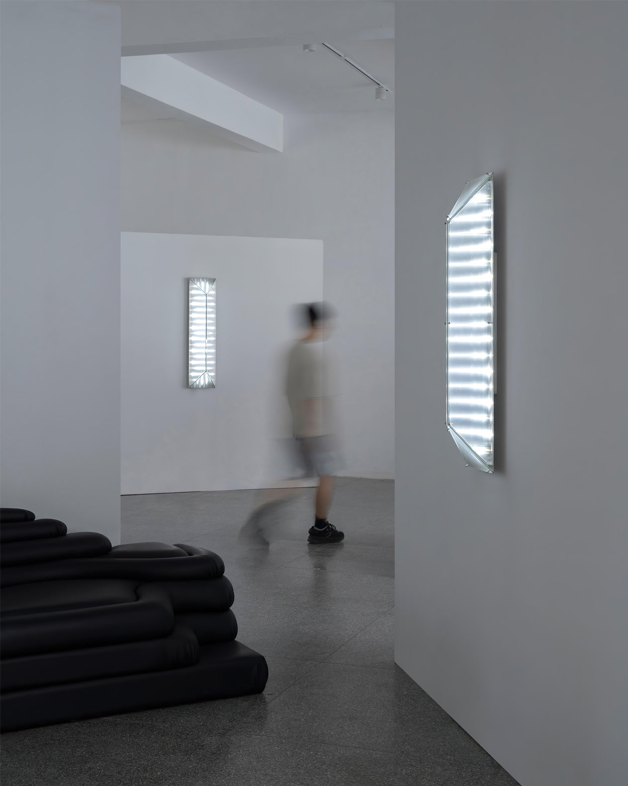 HALCYON SHARD WALL SCONCE