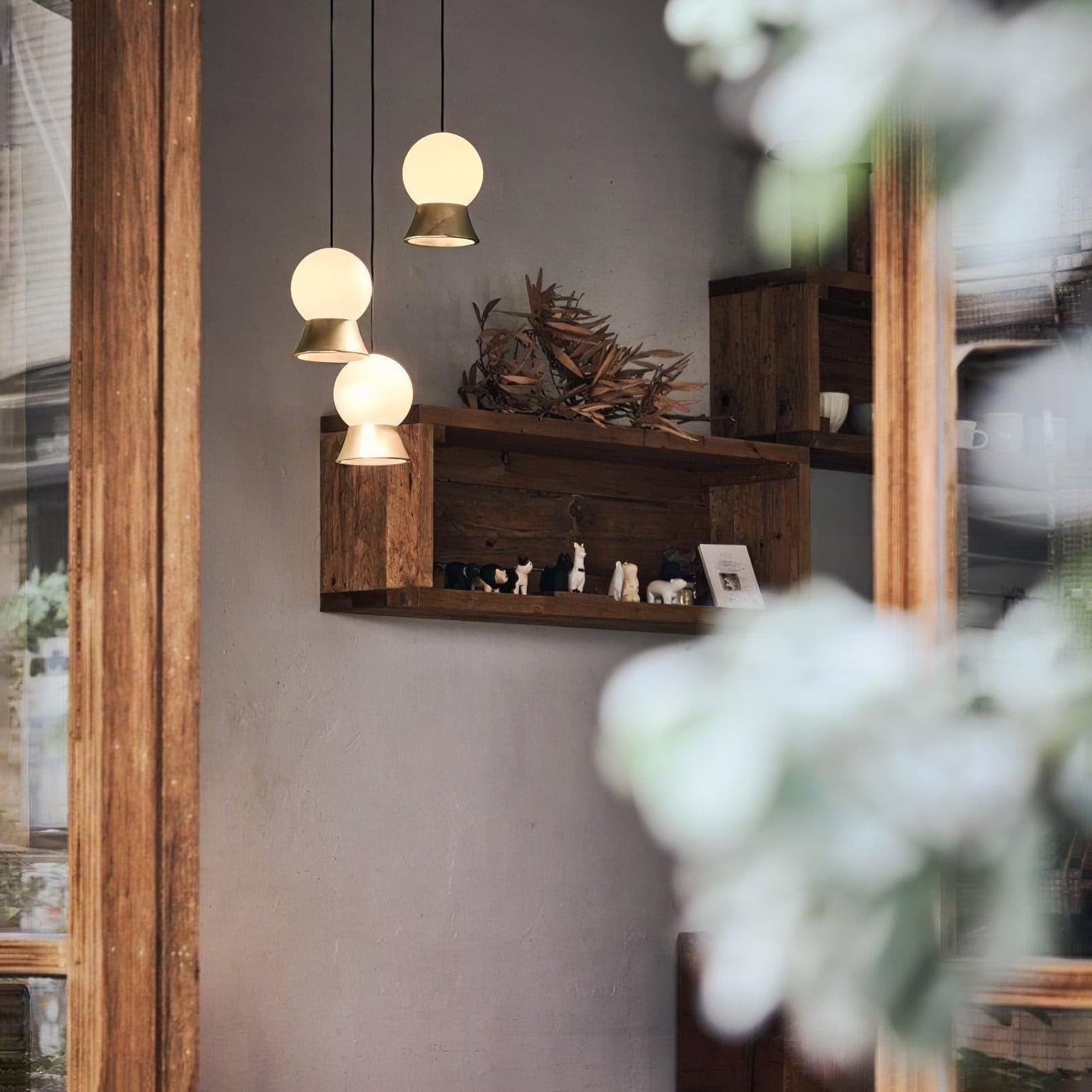 WINSTANLEY HANGING LIGHT WITH GEOMETRIC SHADE