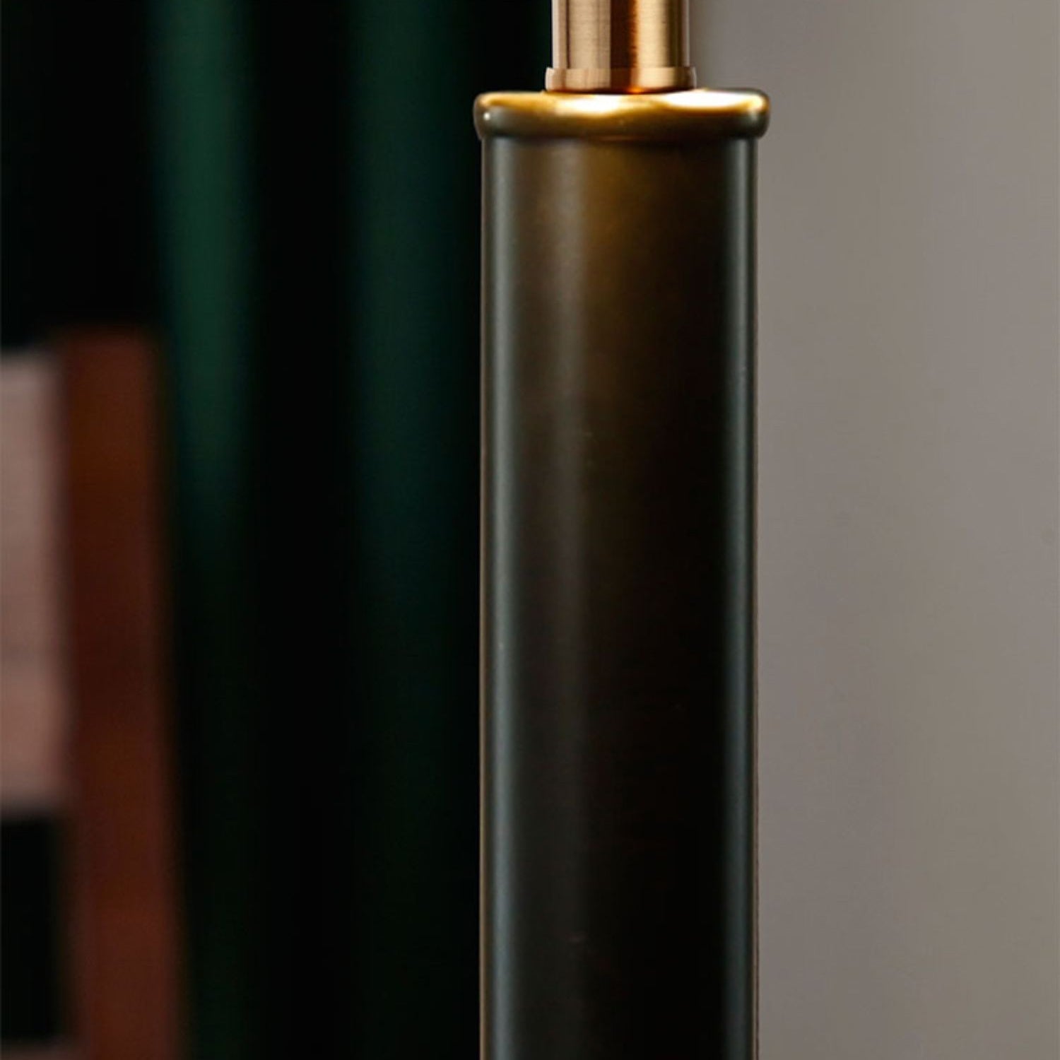 VANDERBILT AURORA LED TABLE LIGHT