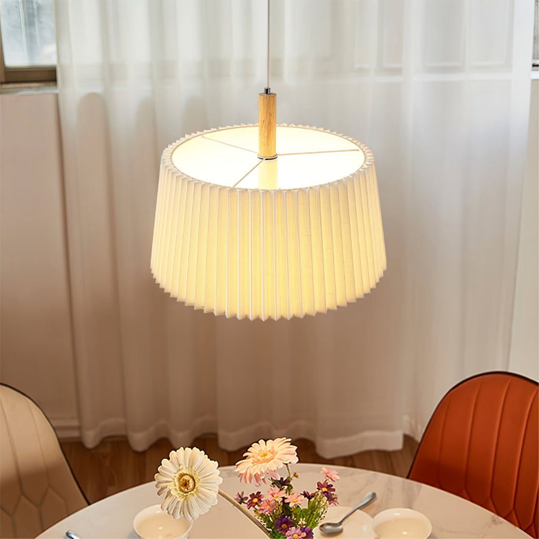 WINTHORPE HANGING GLASS ILLUMINATOR