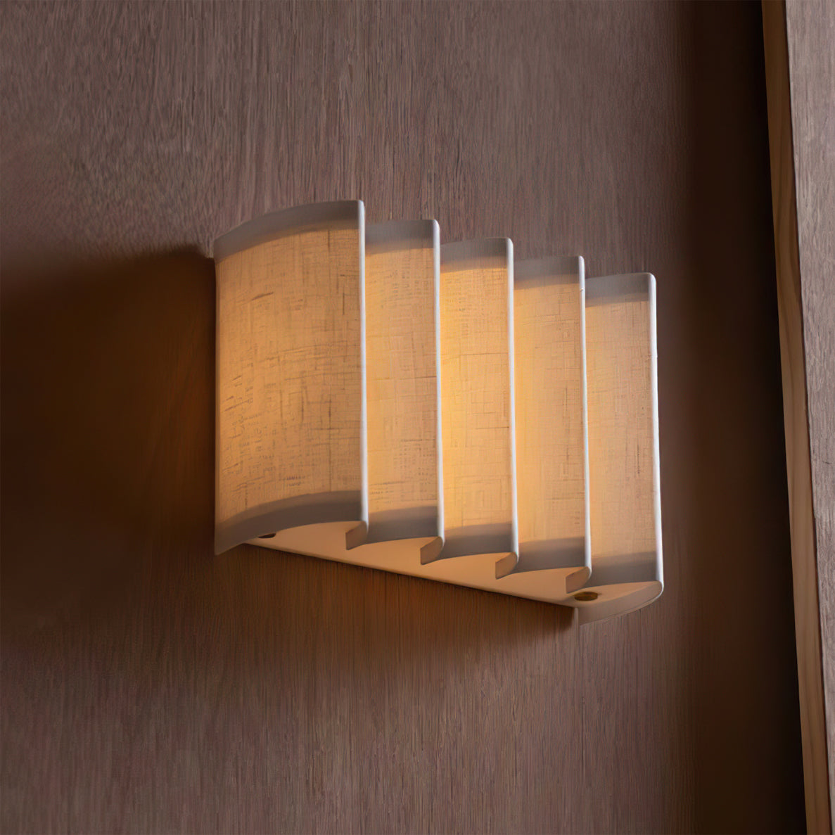 RAVENWOOD STREAMLINE WALL SCONCE
