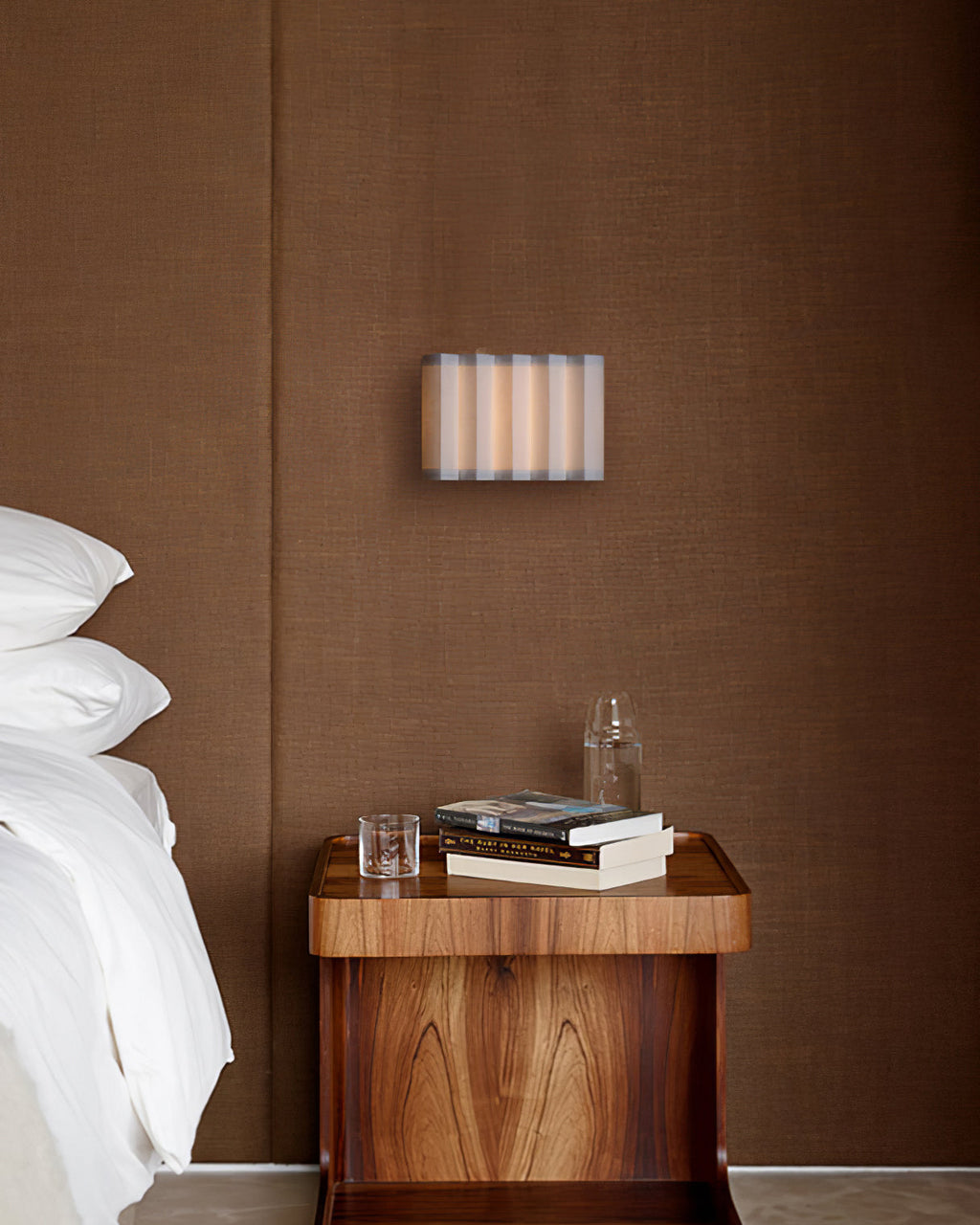 RAVENWOOD STREAMLINE WALL SCONCE