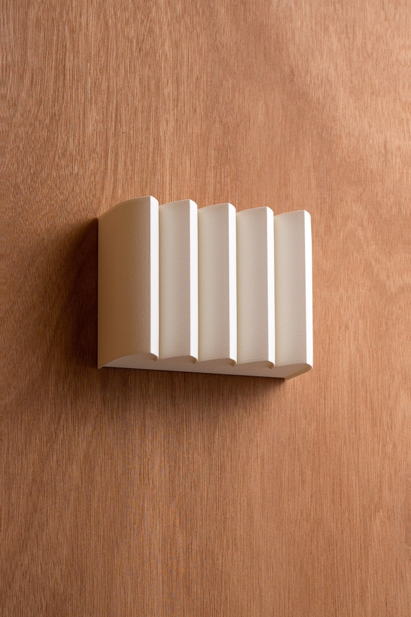 RAVENWOOD STREAMLINE WALL SCONCE