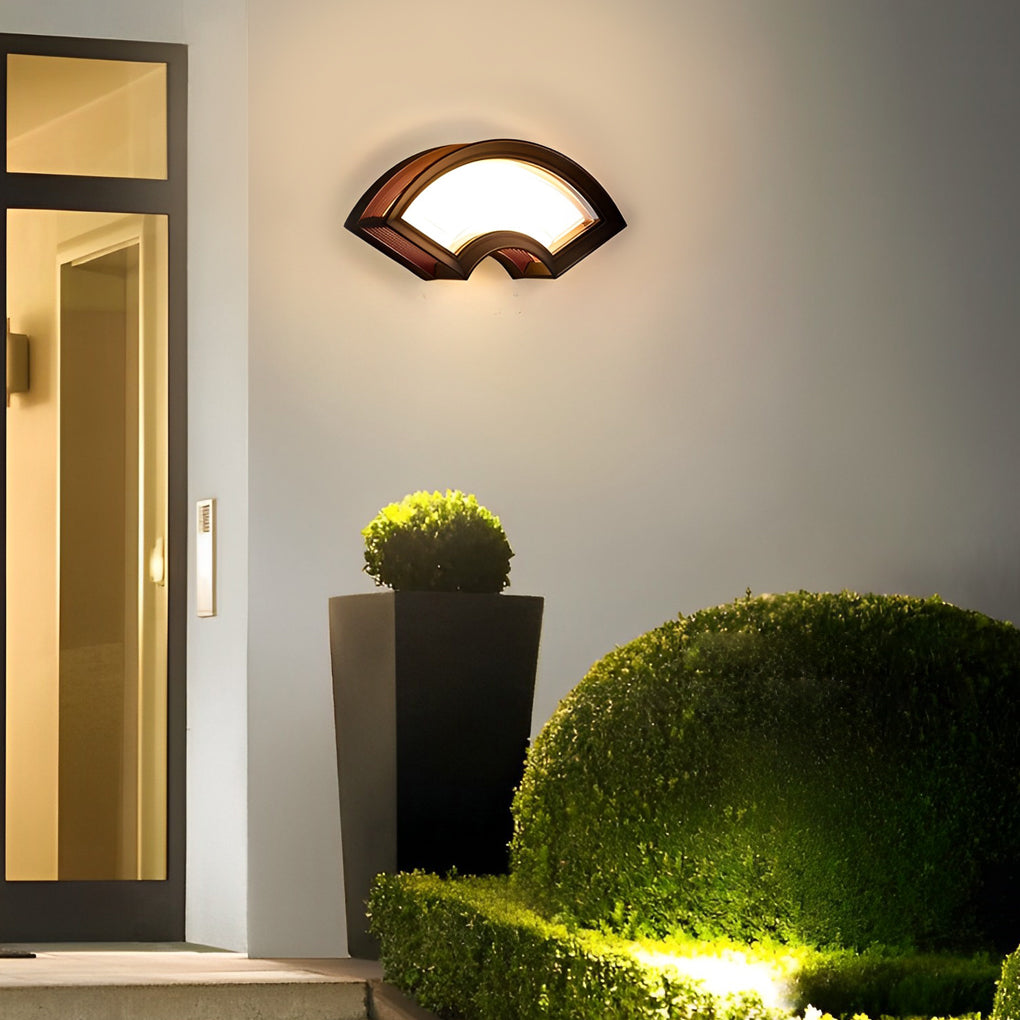 THORNBURY ALUMINUM OUTDOOR WALL SCONCE