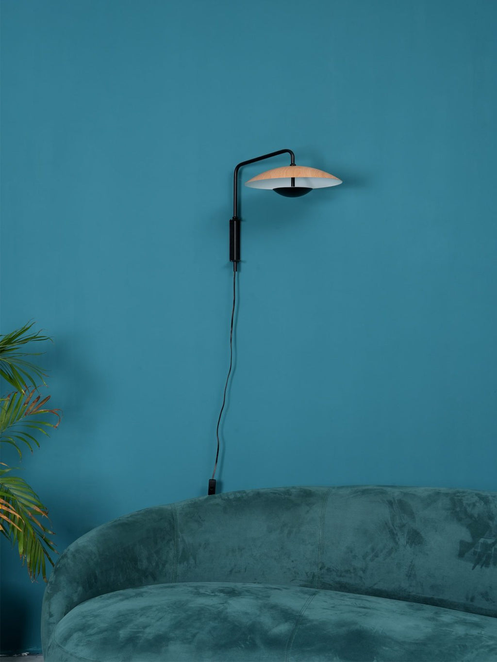 RAVENWOOD AMBER GLOW WALL SCONCE