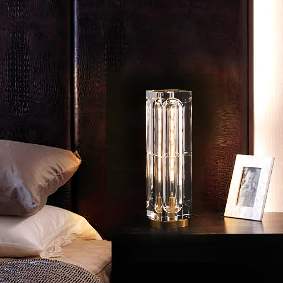 WINTHROP CRYSTAL GLOBE TABLE LAMP