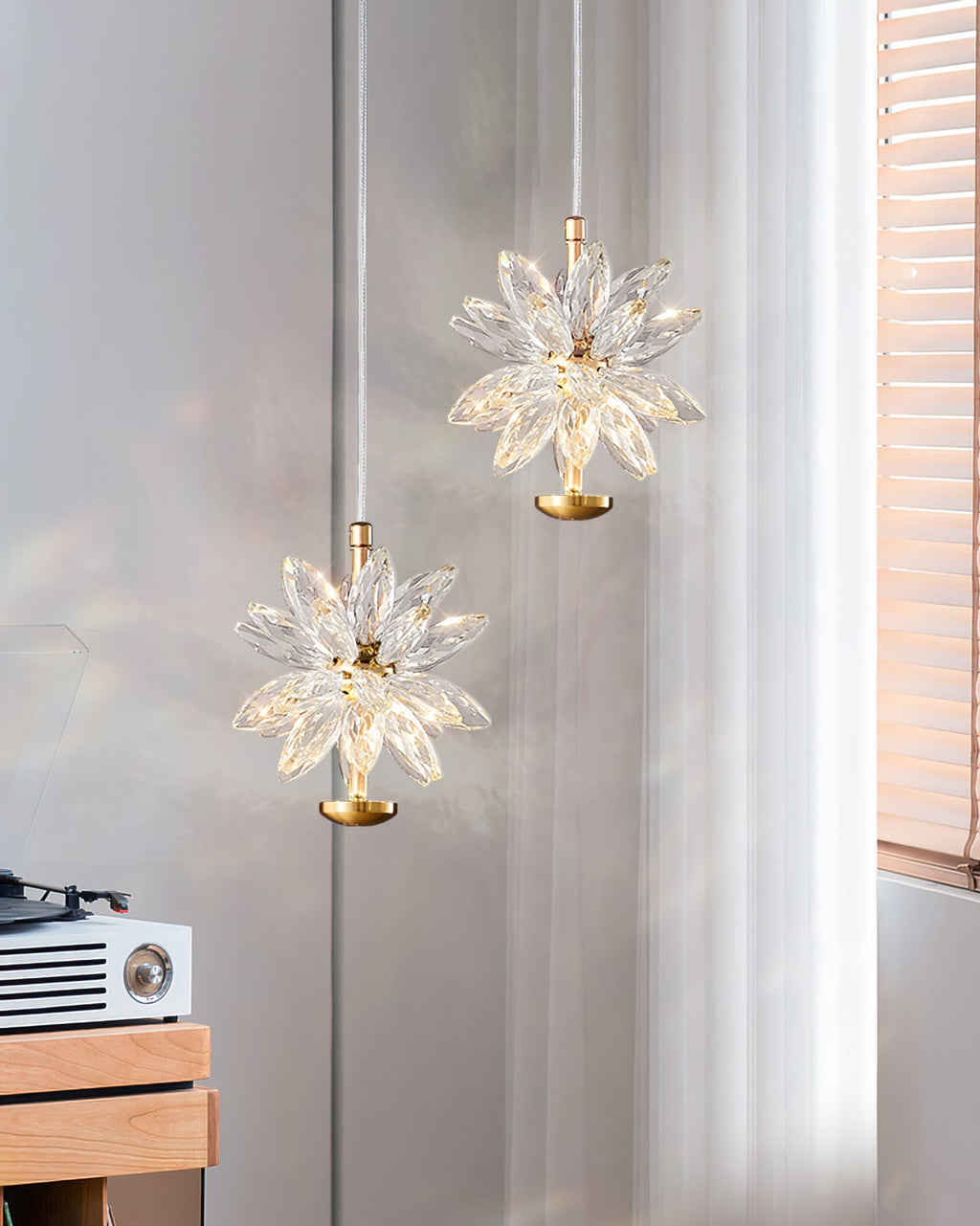 THISTLEDOWN BLOOMING LIGHT PENDANT