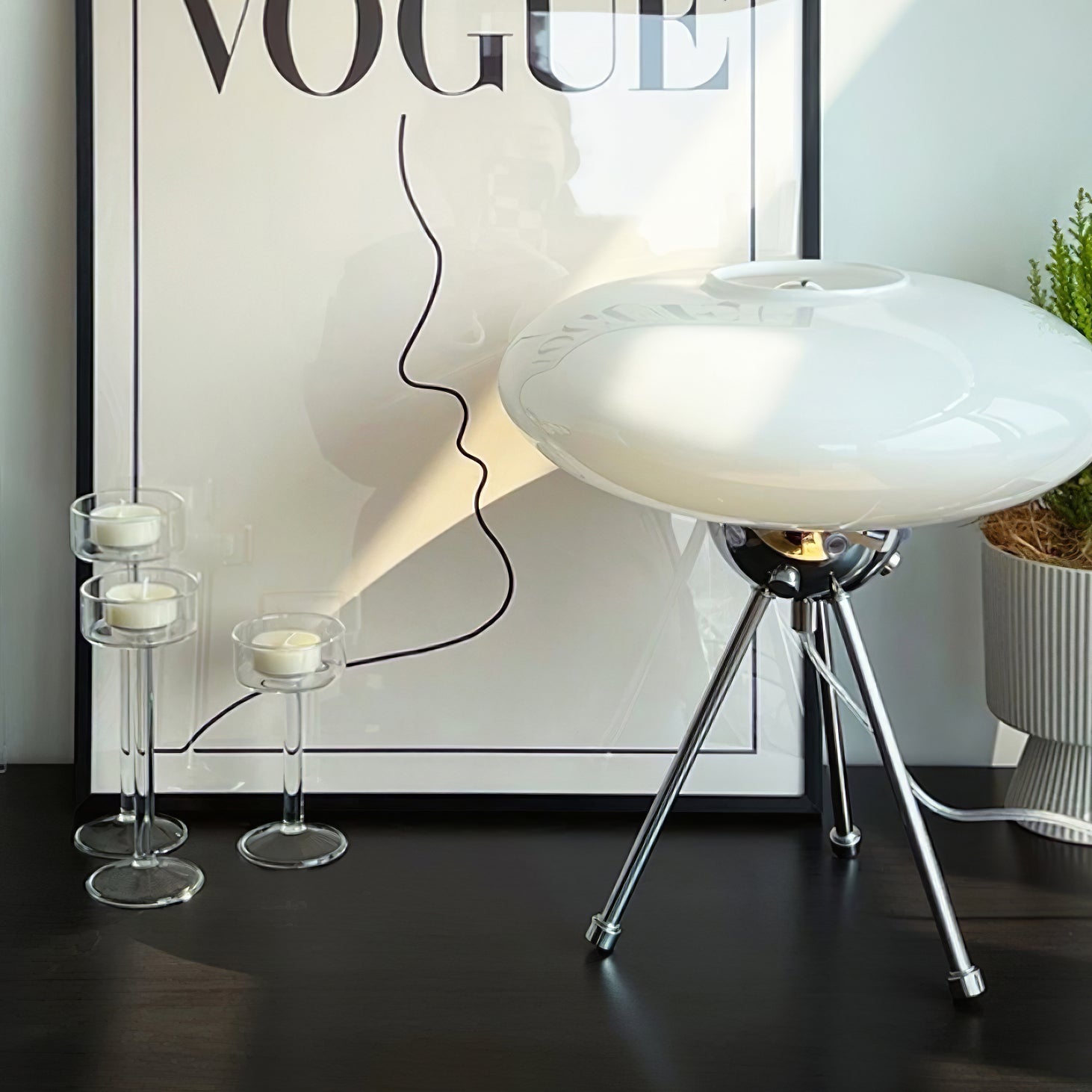 RAVENWELL AETHERIAL GLOBE TABLE LANTERN