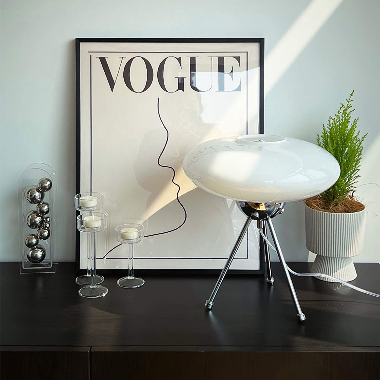 RAVENWELL AETHERIAL GLOBE TABLE LANTERN