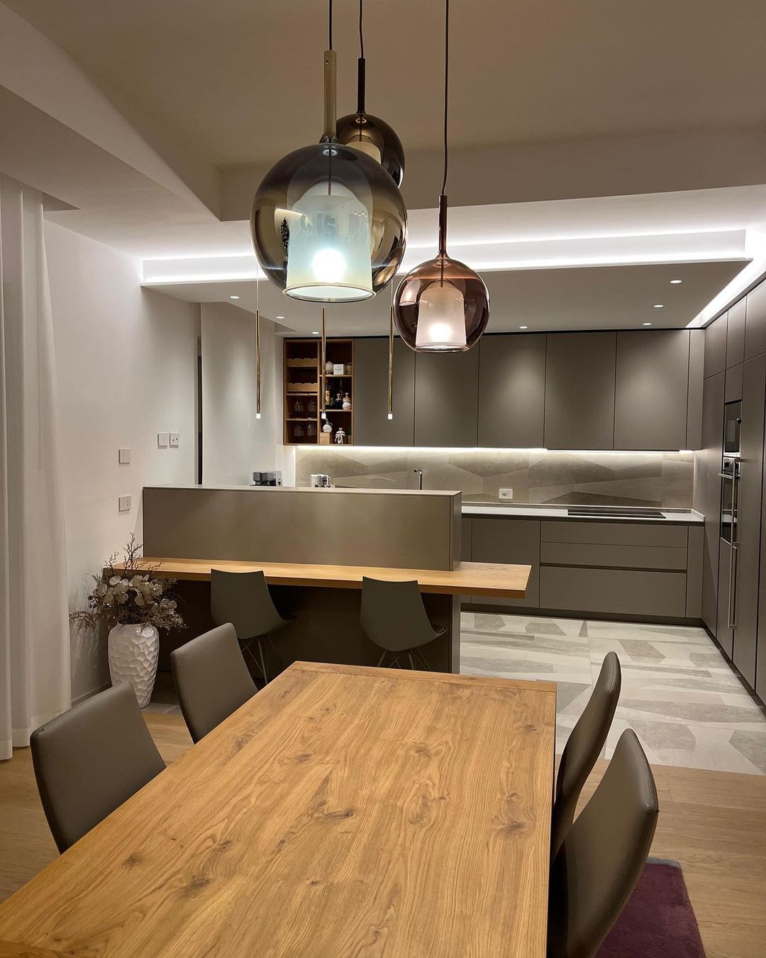 LANCASTER LUMINAIRE HANGING LIGHT