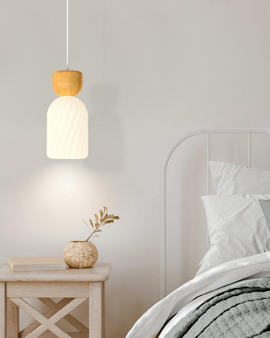 FENWICK RIBBED GOURD HANGING LANTERN