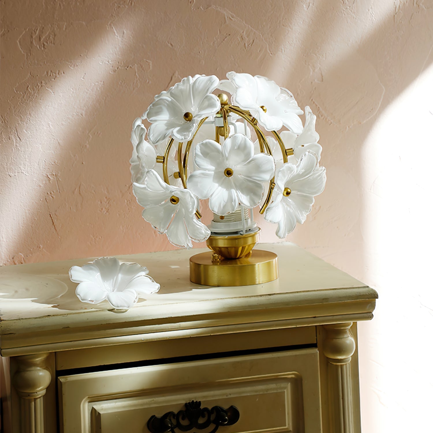 FLORENTINE PETAL ILLUMINATOR