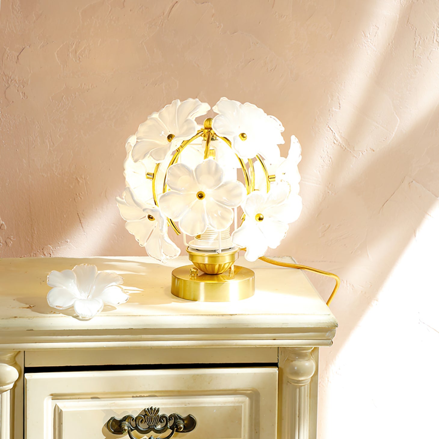 FLORENTINE PETAL ILLUMINATOR