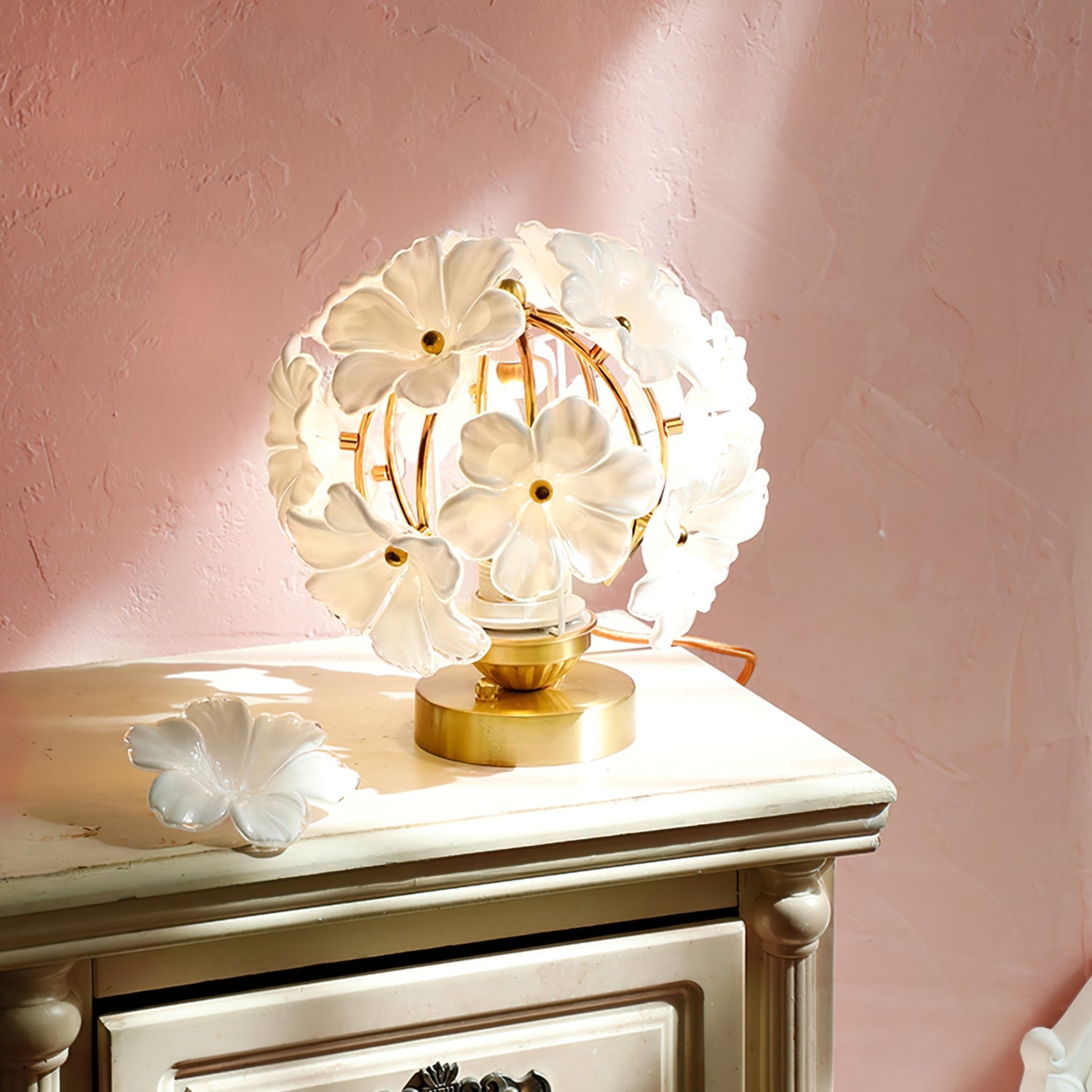 FLORENTINE PETAL ILLUMINATOR