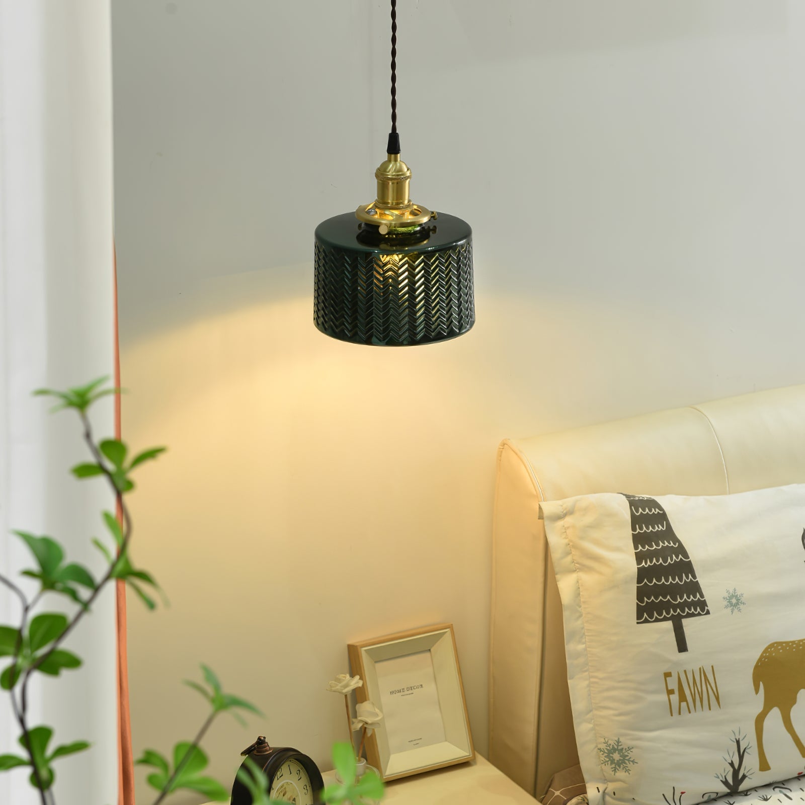 VERDANT GLEAM GLASS HANGING LANTERN