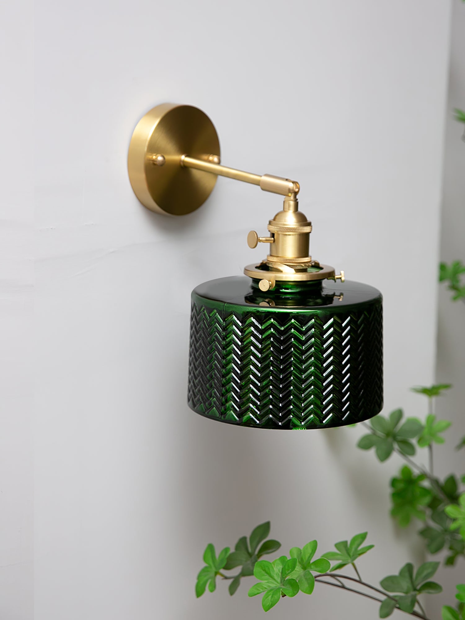 VERDANT HOLLOW GLASS WALL SCONCE