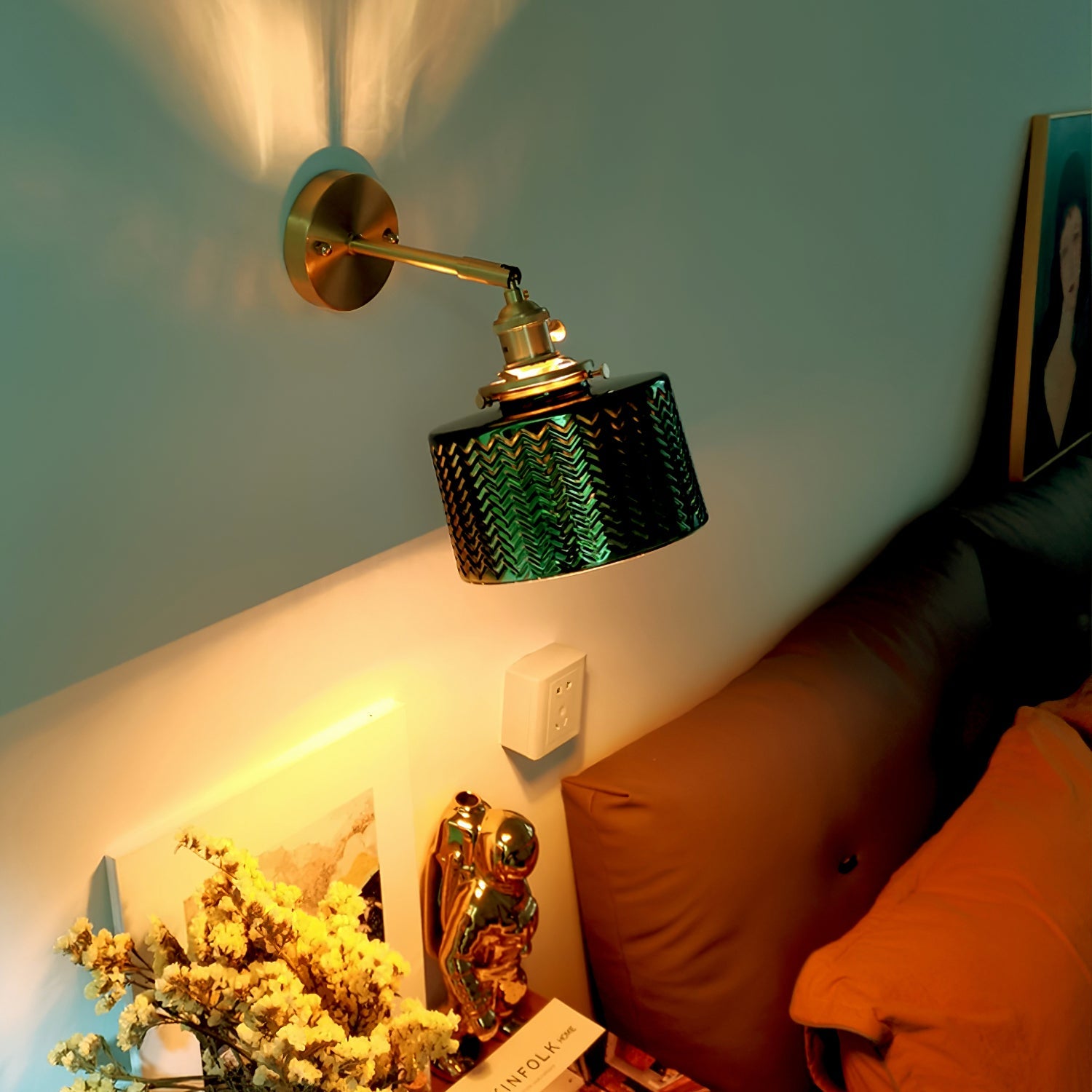 VERDANT HOLLOW GLASS WALL SCONCE