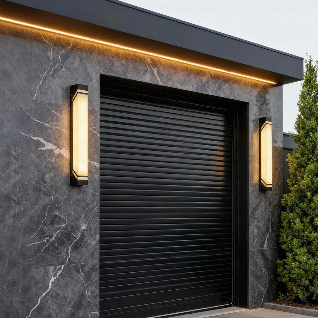 RAVENSHIRE BLACKSTONE OUTDOOR WALL LANTERN