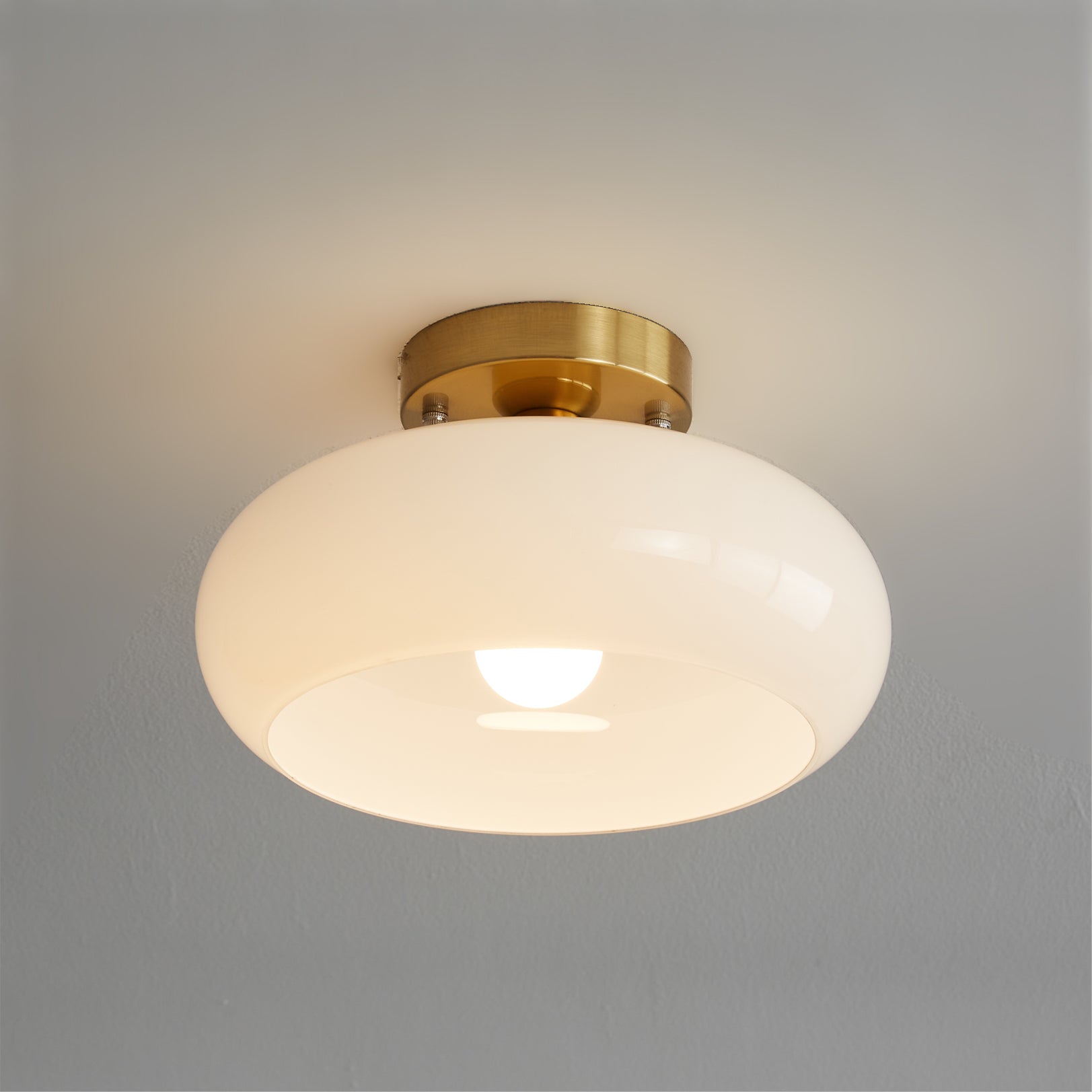 WINTHROP LUMINAIRE WITH ARTISAN GLASS SHADE