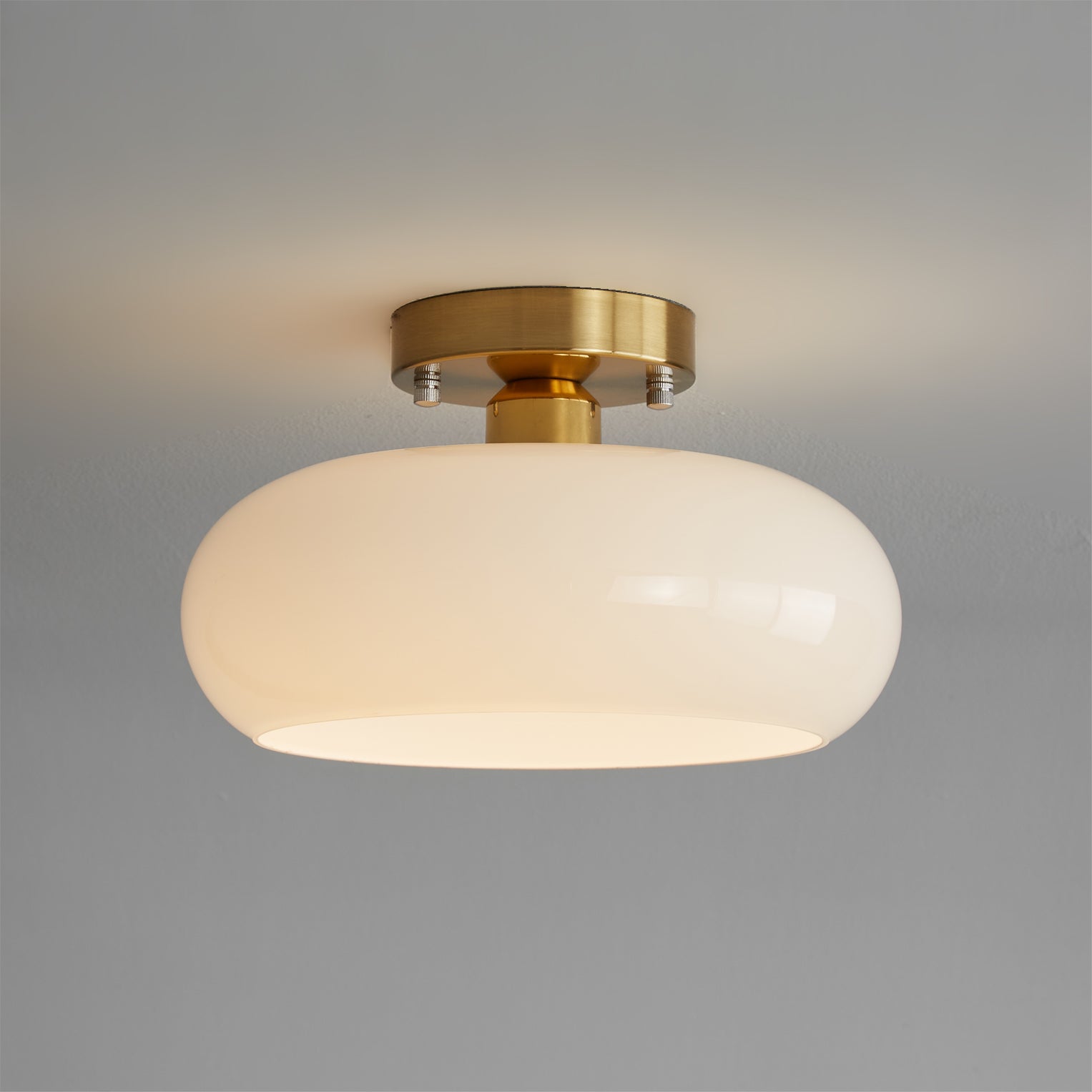 WINTHROP LUMINAIRE WITH ARTISAN GLASS SHADE