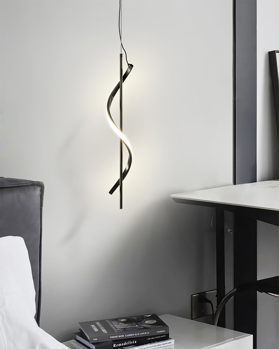 WINDSOR HANGING GLASS ILLUMINATOR