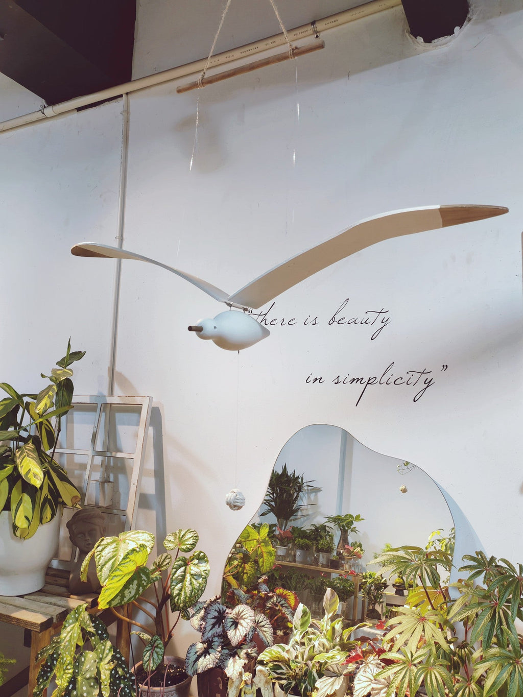 WINDSOR CARVED AVIAN DECOY