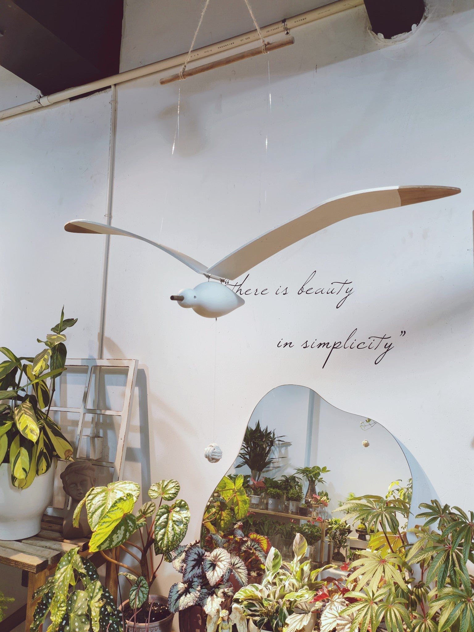 WINDSOR CARVED AVIAN DECOY