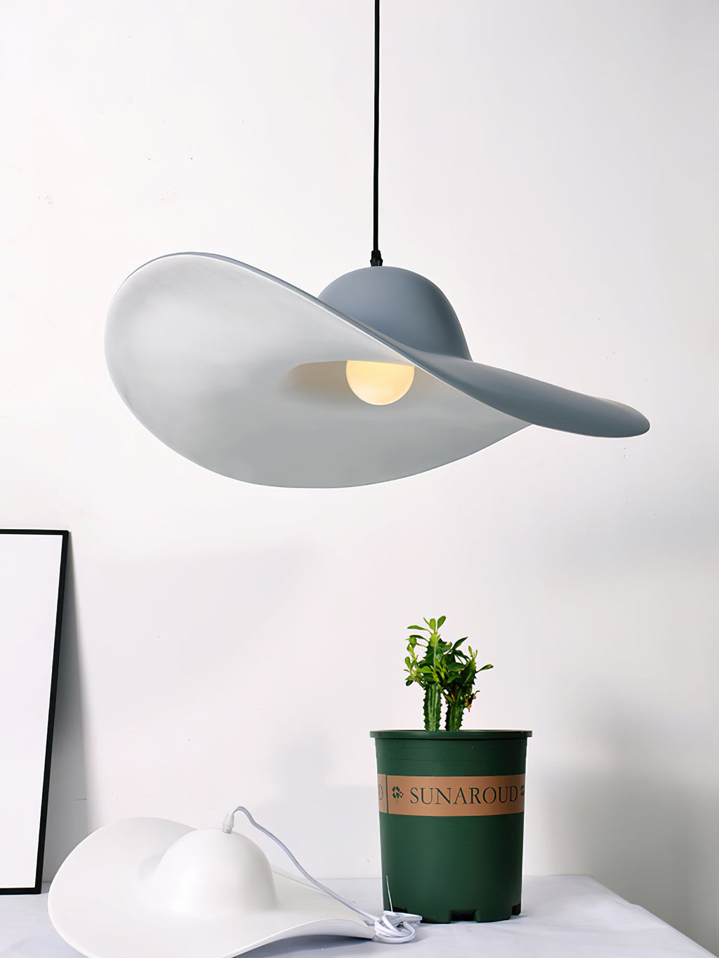 WINTHORPE CORDIAL HAT LIGHTING PENDANT