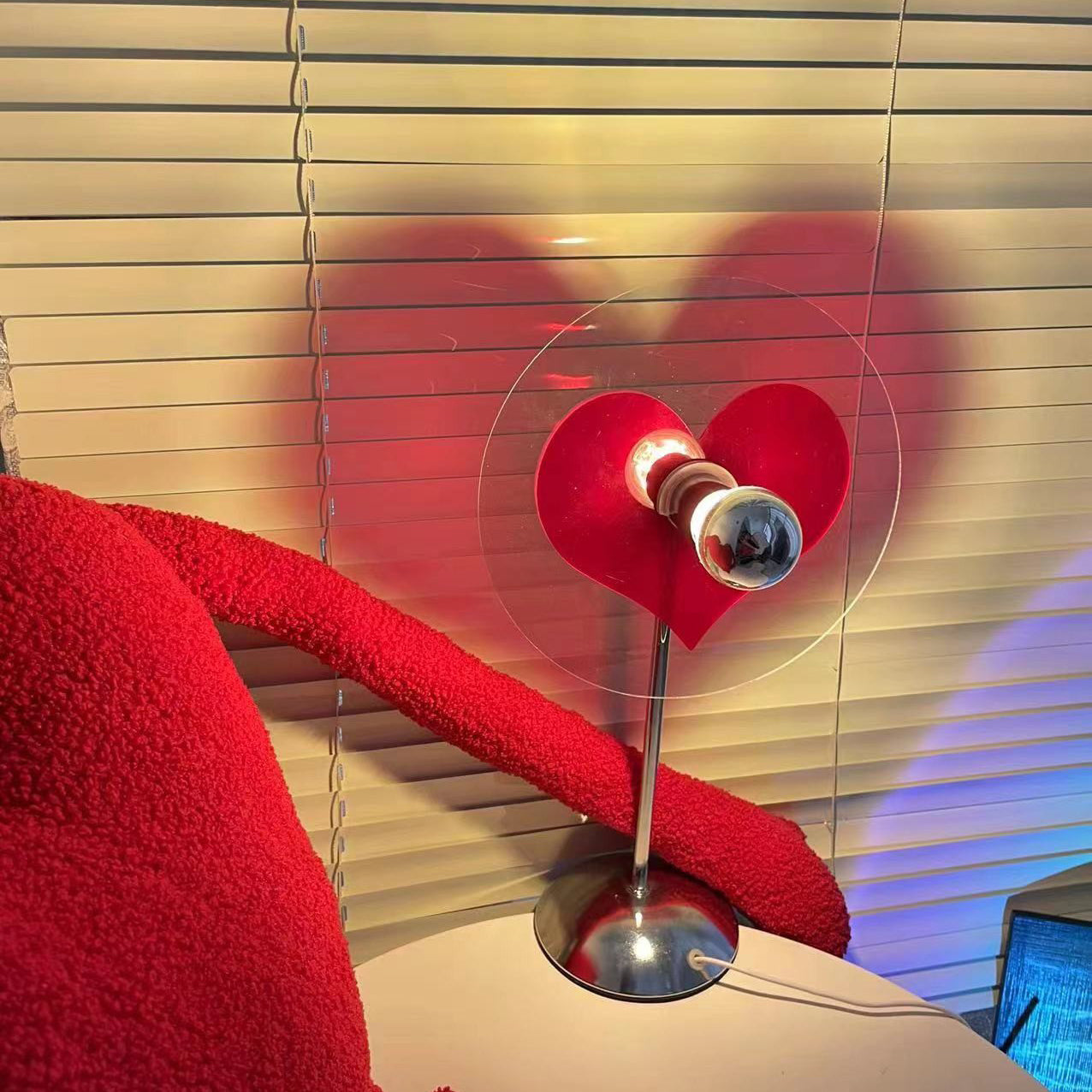 HEATHCLIFF HEARTFELT ILLUMINATION LAMP