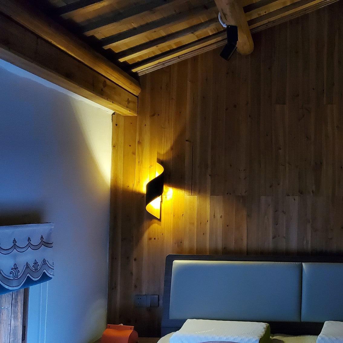 RAVENSDALE SPIRAL WALL ILLUMINATOR