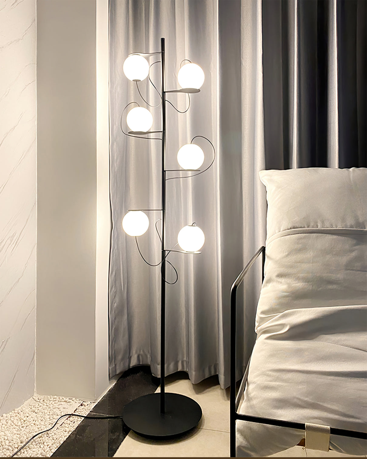 CHARLESTON ORB LUMINAIRE