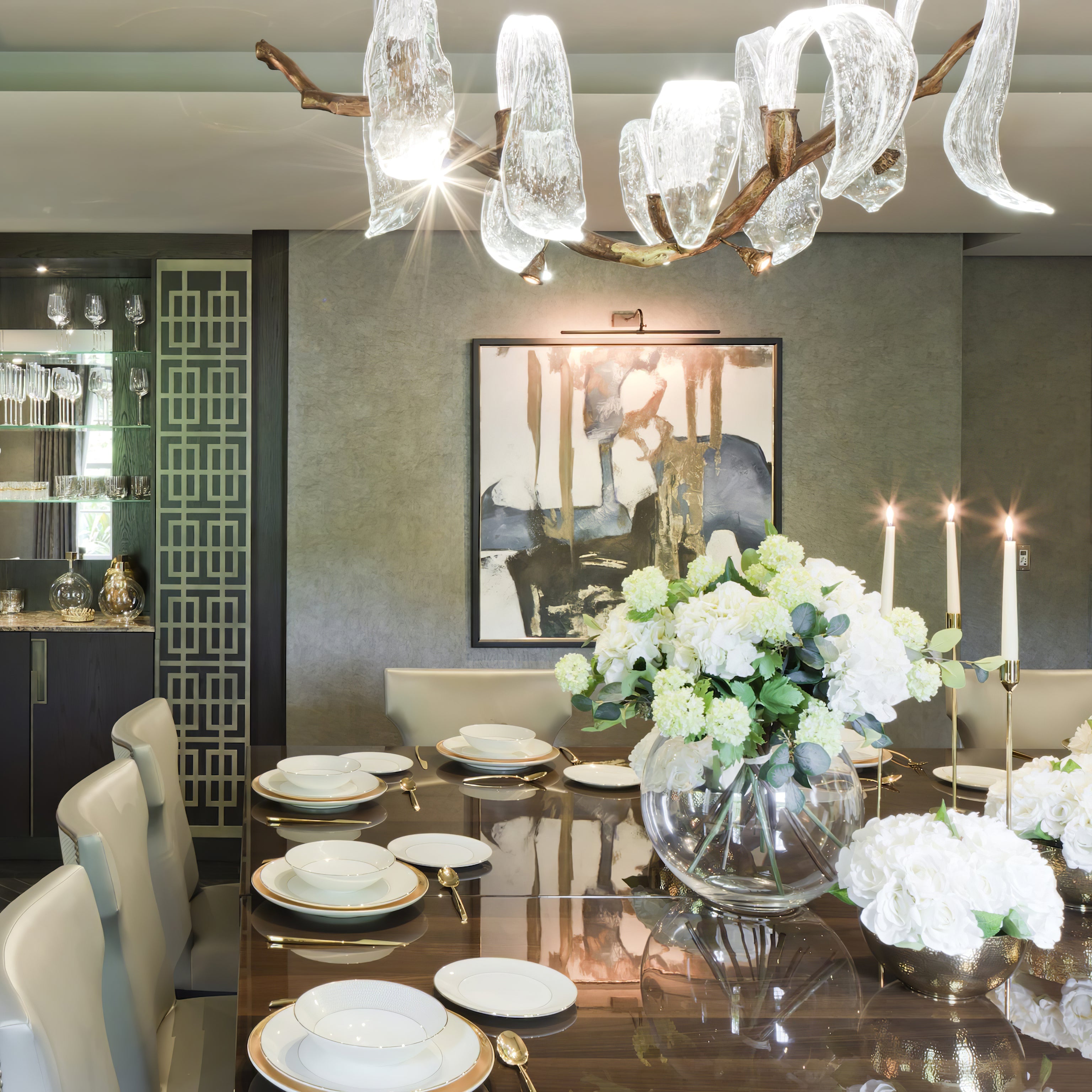 FARTHINGDALE AERIE HORIZONTAL LIGHTING INSTALLATION