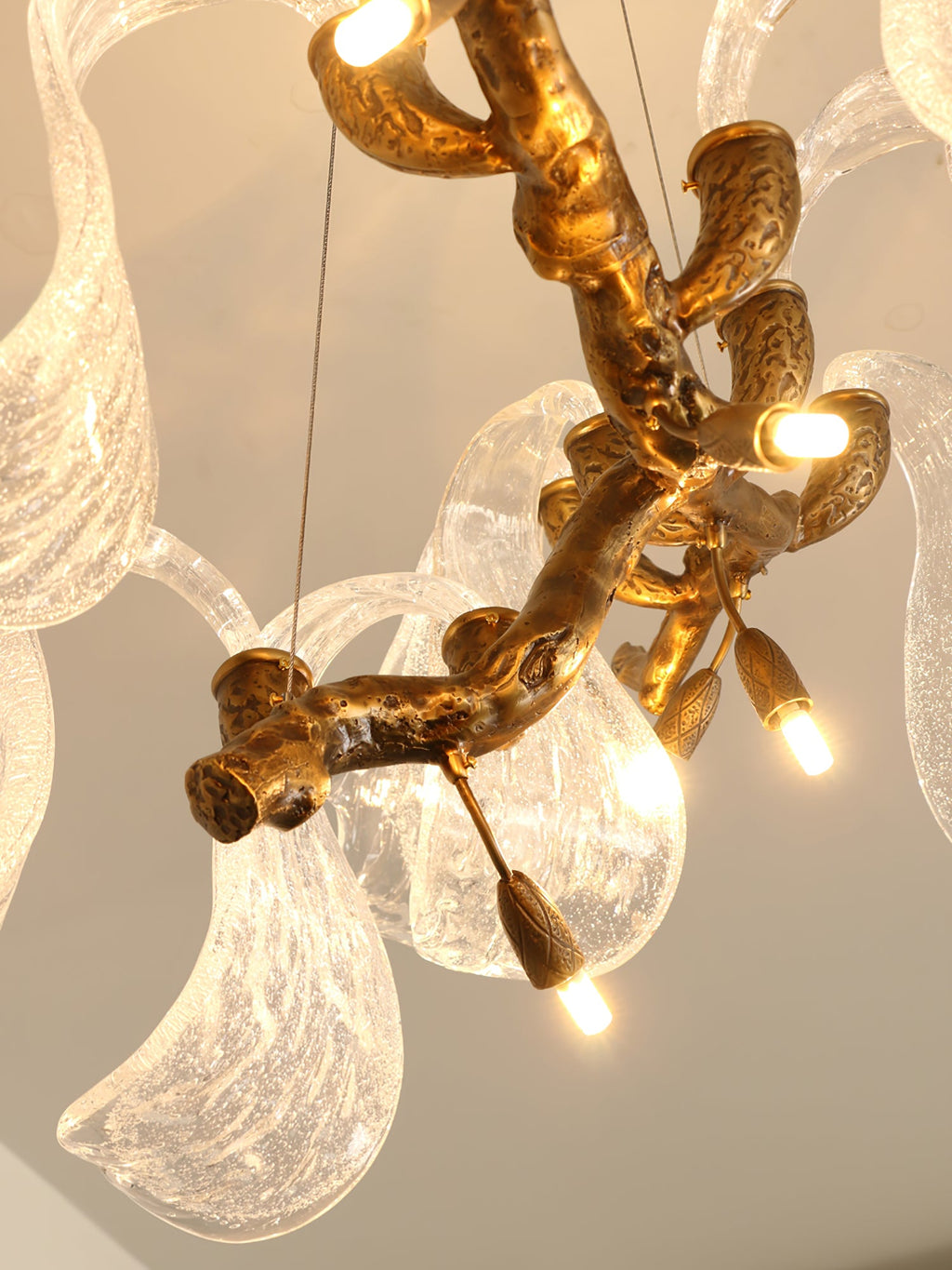 FARTHINGDALE AERIE HORIZONTAL LIGHTING INSTALLATION