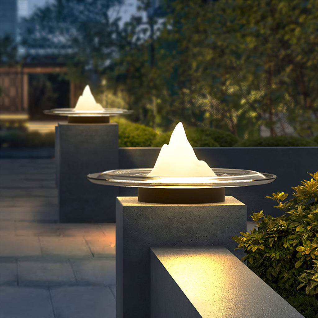 FROSTHILL GARDEN LANTERN POST