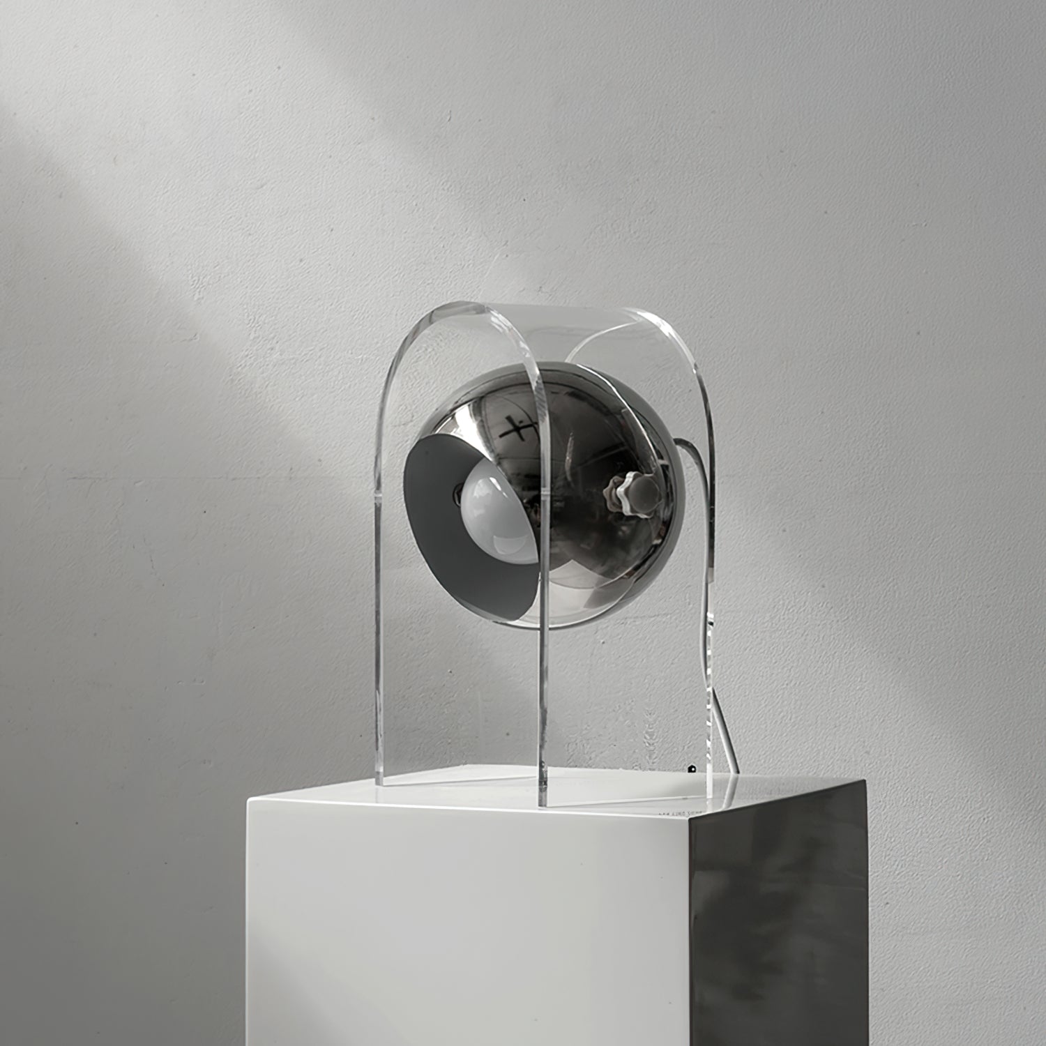 RAVENHURST ILLUMINATED ORB TABLE LANTERN